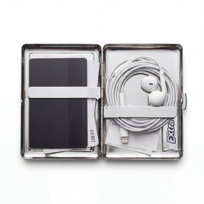 Intérieur du porte-cartes en métal